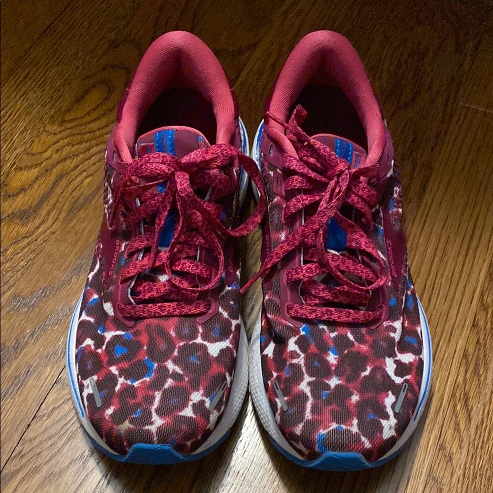 Brooks Adrenaline GTS Leopard Print Sneakers